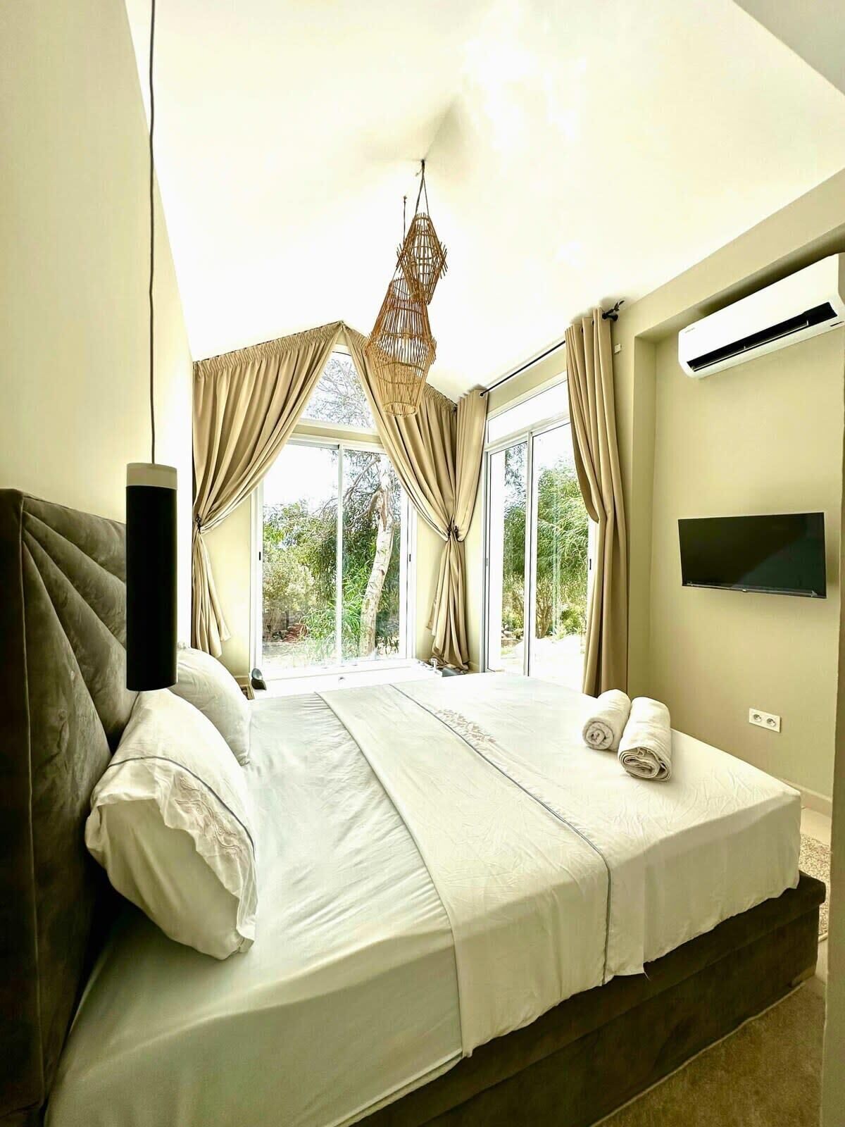 1 bedroom, desk, iron/ironing board, travel cot