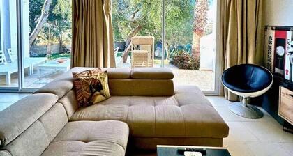 Lamina | Cozy Rustic Haven for a Peaceful Getaway