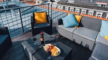 Luxury Apartment | Terrace/patio