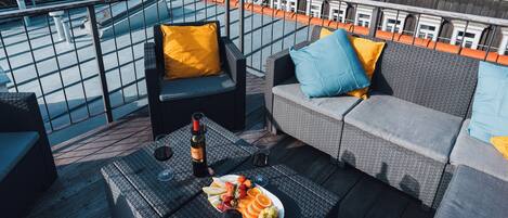 Luxury Apartment | Terrace/patio