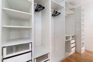 Luxury-Apartment | 3 Schlafzimmer, Schreibtisch, Verdunkelungsvorhänge