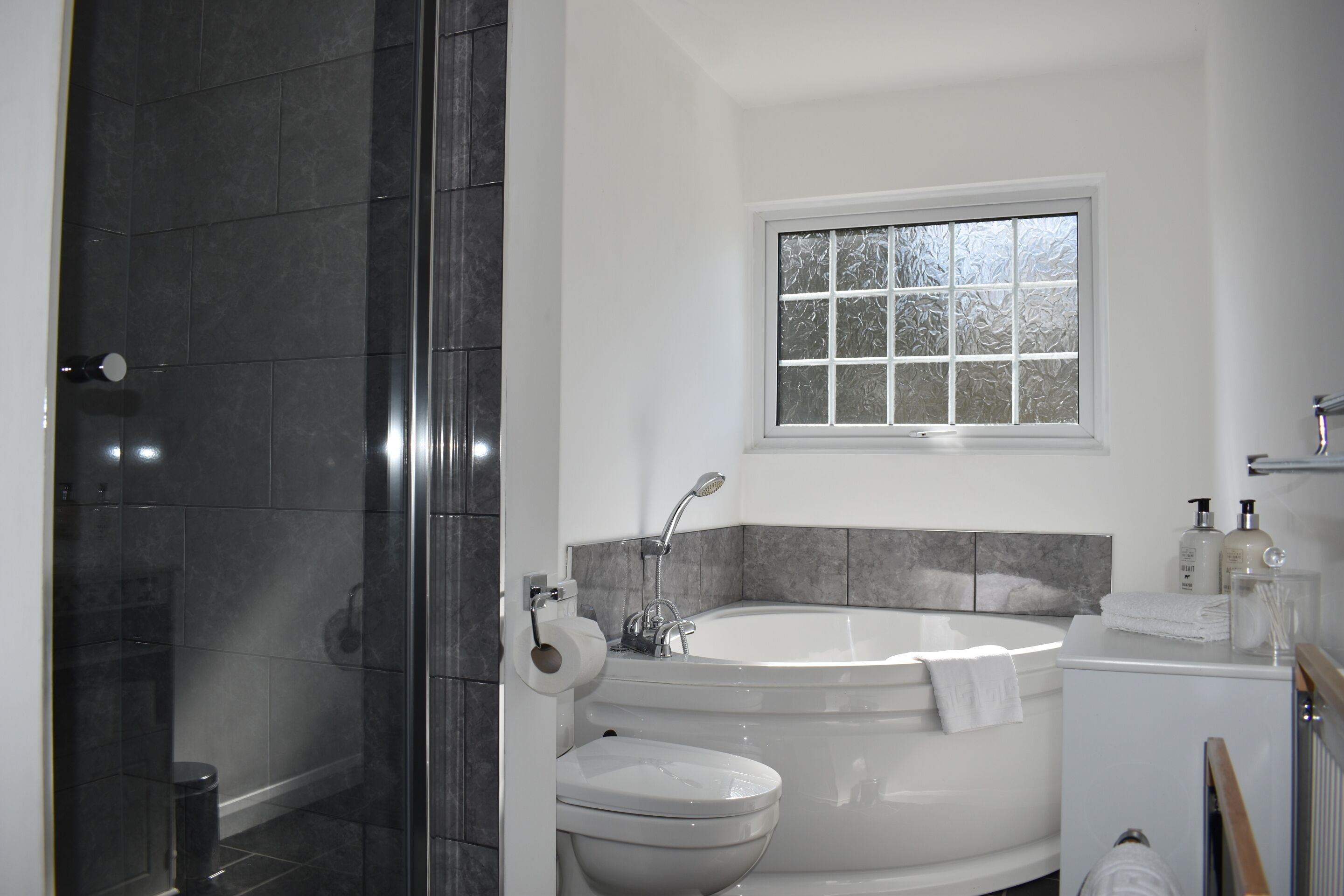 Panoramic Apartment | Bathroom