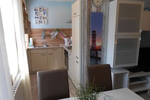 Réfrigérateur, four, plaque de cuisson, lave-vaisselle