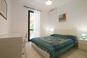 4 chambres, fer et planche à repasser, lit parapluie, Wi-Fi gratuit