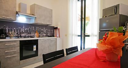 Villa Enjoy, 2 adjacent apartments near the Sea with pool available (extra)