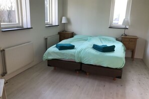 4 soverom, strykejern/-brett og wi-fi (inkludert)