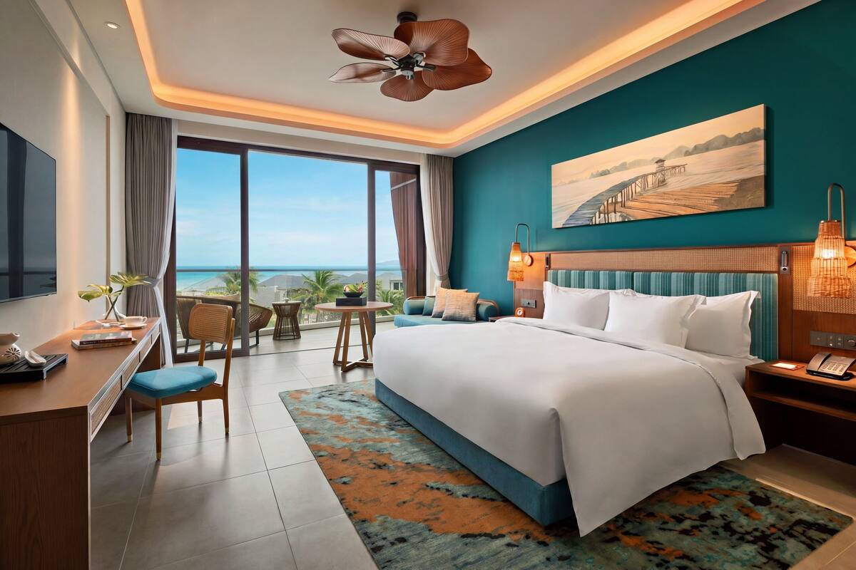 Bay View King | Egyptian cotton sheets, premium bedding, down comforters, pillowtop beds