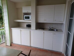 Private kitchen - Grand Studio vue mer Jardins Dans Village Vacances (Sainte-Anne)