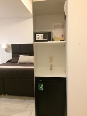 1 bedroom, premium bedding, down duvets, in-room safe