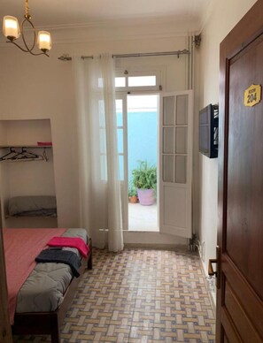 Wifi gratis y ropa de cama