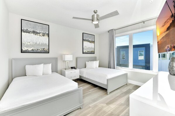 5 bedrooms, iron/ironing board, Internet, bed sheets