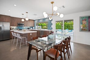 Dining - Spend Winter in Palm Springs! Modern Palm Springs Home with Lap Pool (Palm Springs)