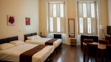 家庭客房 | 書桌、隔音、熨斗/熨衣板、免費無線上網