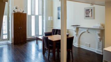 Family Room | Desk, soundproofing, iron/ironing board, free WiFi