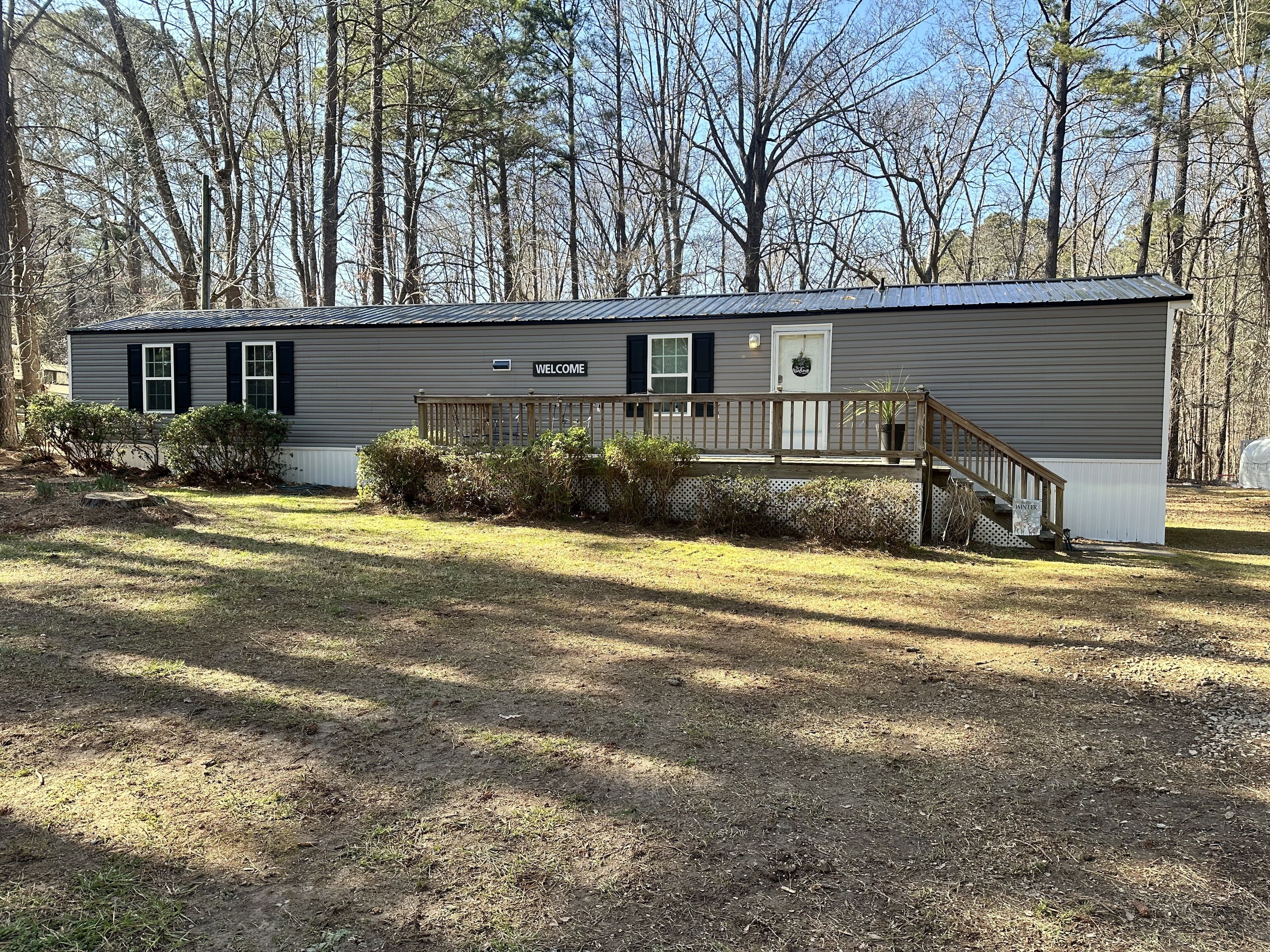 Single-Wide Stunner:  Lake Access, Recreational Park, Super Cozy, Dog Friendly!