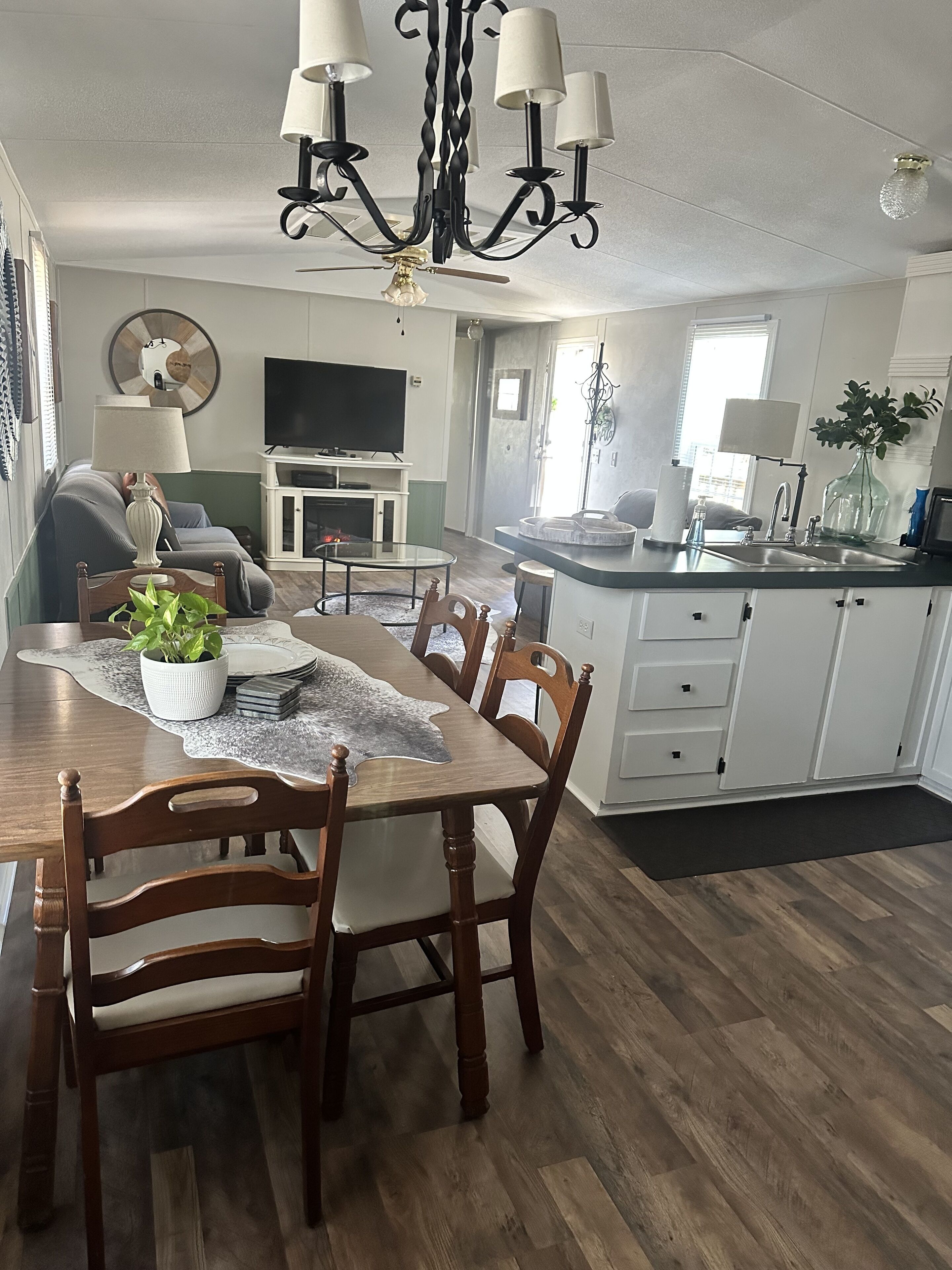 Living Room/Dining/Kitchen