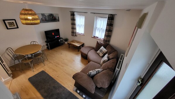 House | Living area - Heart of Lincoln City, 3 Bedrooms, Sleeps 4 Guests (Lincoln)