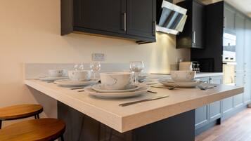 Rumah | Dapur pribadi | Lemari es, microwave, oven, dan kompor