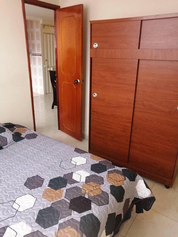 2 quartos, Wi-Fi de cortesia, roupa de cama