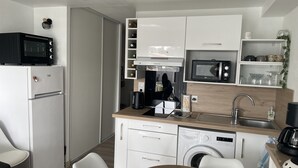 Private kitchen - Charming appartment in the heart of La Palmyre (Les Mathes)