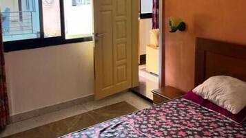 2 bedrooms, WiFi, bed sheets