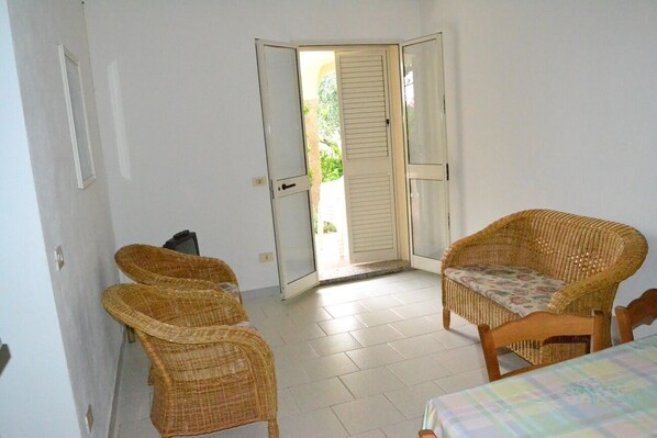 Interior - Sardinia - Budoni: apartment in villa with garden (Sardegna)