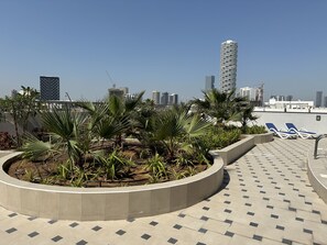 Terrace/patio - Luxurious and spacious one Bedroom apartment in the heart of Dubai (دبي)