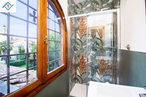 Shower, hair dryer, towels - Casa Lia by TuscanyWeGo (Pisa)