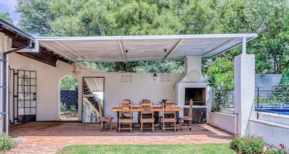 Modernes spanisches Haus-3br-pool-solar-samrand