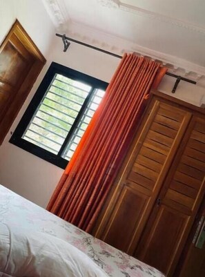 1 bedroom, WiFi, bed sheets