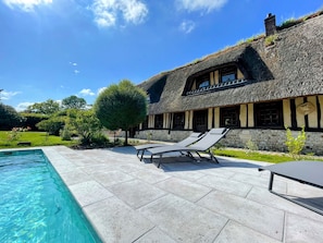 Piscine extérieure (ouverte en saison)