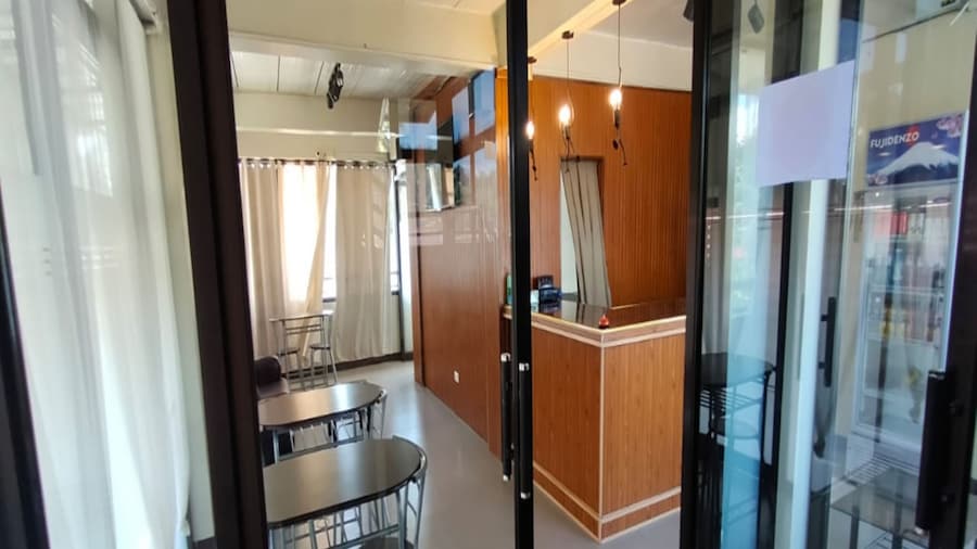 OYO 1062 カサ エドナ マイクロテル アンド ファンクション