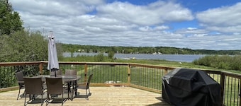 5 Bedroom Waterfront Lake House