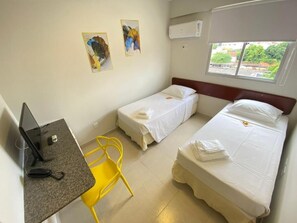 Double Room, 2 Twin Beds | Desk, laptop workspace, blackout drapes, iron/ironing board - NORTH HOTEIS (Montes Claros)