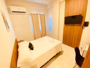 Standard Apartment, 1 Double Bed, Non Smoking | Desk, laptop workspace, blackout drapes, iron/ironing board - NORTH HOTEIS (Montes Claros)