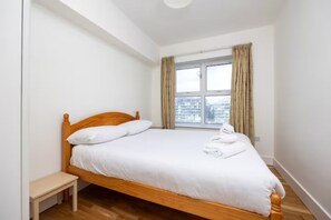 2 bedrooms, iron/ironing board, bed sheets
