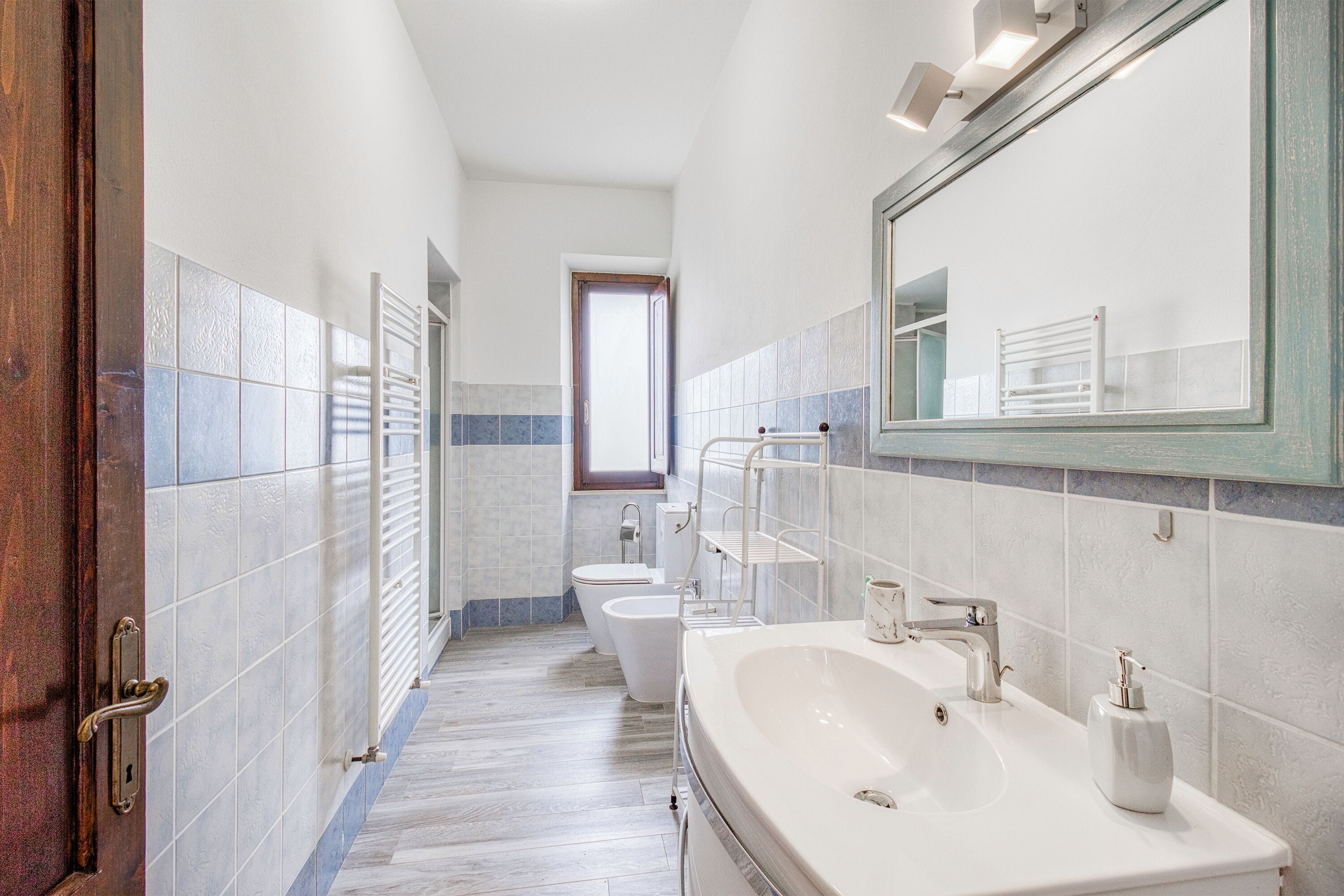 Rumah Keluarga, beberapa kamar, tepi gunung (La Casa Della Quercia Relax In) | Kamar mandi | Shower, kloset, handuk, dan sabun
