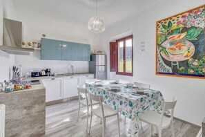 Familienapartment, Mehrere Schlafzimmer, 2 Bäder, Bergseite (Quercia 2 - Relax in Tuscany) | Eigene Küche