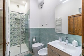Familienapartment, Mehrere Schlafzimmer, 2 Bäder, Bergseite (Quercia 2 - Relax in Tuscany) | Badezimmer
