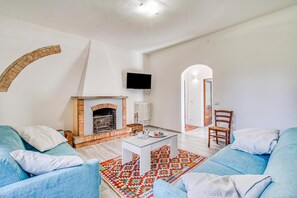 Family Apartment, 2 Bedrooms, 2 Bathrooms, Mountainside (Quercia 2 - Relax in Tuscany) | Living area - Quercia 2 - Relax in Tuscany (Montaione)