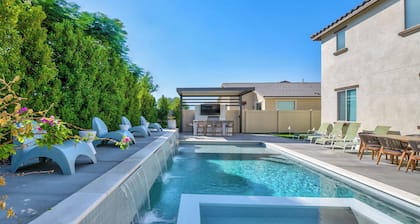 Cloud Nine - Designer style home with an intimate backyard setting