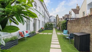 Property grounds - City Escape with a Touch of Class (Eastbourne)