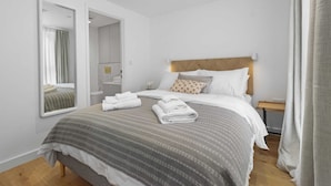 Unclassified image, 5 of 25, button - Experience Coastal Comfort Stylish Apartment (Eastbourne)