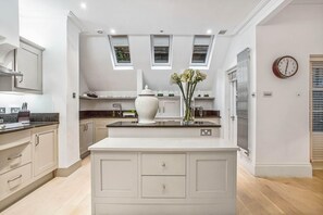 House | 3 bedrooms - White House Mews Property (London)