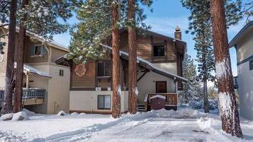 House, 4 Bedrooms | Exterior