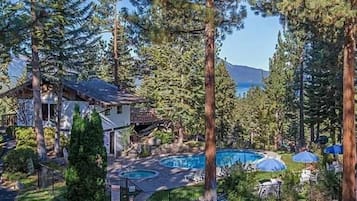 House, 4 Bedrooms | Pool