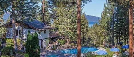 House, 4 Bedrooms | Pool