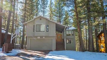 House, 4 Bedrooms | Exterior