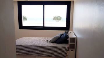 3 slaapkamers, een strijkplank/strijkijzer, wifi