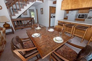 Dining - 3336 Pine Hill Road 3 Bedroom Home (South Lake Tahoe)